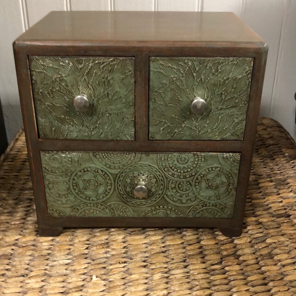Sundance wood jewelry box / chest